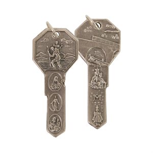 Porte-clés Médaille à 4 sujets, forme de clé, métal oxydé / un