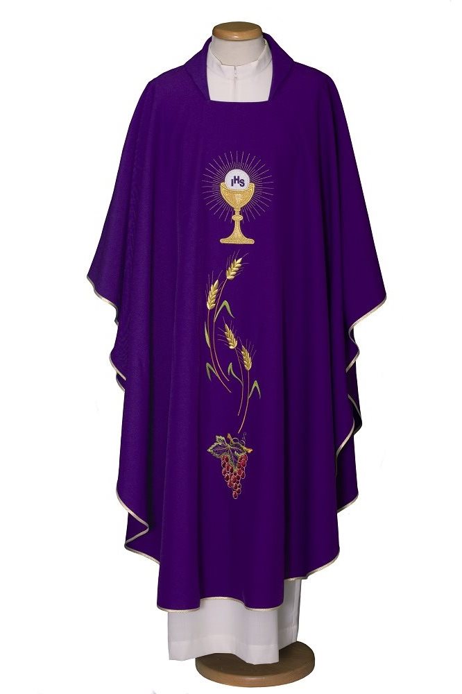 Chasuble Violette #65-000305 100% polyester Chasuble Violette #65-000305 100% polyester