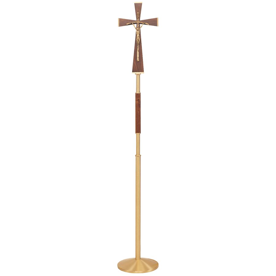 Croix de procession 78'' H. x 12'' base en laiton et noyer